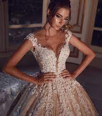Maybe you would like to learn more about one of these? Luxus Hochzeitskleider Lang Glitzer Brautkleider Prinzessin Mit Spitze Hochzeitskleid Prinzessin Spitze Hochzeitskleid Extravagant Prinzessin Kleid Hochzeit