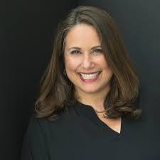 Rachelle Ackerman's Instagram, Twitter & Facebook