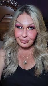 Jamie Gendron's Instagram, Twitter & Facebook