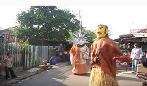 Tanjidor adalah kesenian tradisional khas warga betawi yang menggunakan beberapa alat musik. Asal Usul Suku Betawi Perpustakaan Tanah Impian