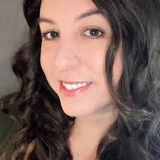 Kim Larocca's Instagram, Twitter & Facebook