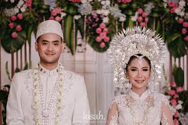 Kata kata cinta sejati paling romantis buat pacar tersayang menyentuh. Pernikahan Percampuran Adat Minang Dan Jawa The Wedding The Bride Dept