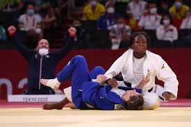 The memories go back to the middle of the 2000s, but patrick méry has not forgotten anything of his first randoris with clarisse agbégnénou, when, teenager, the most successful fighter in french judo attended the france pole of. Bbw9to5hkg6knm