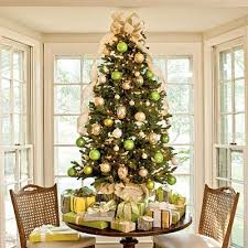 40 Christmas Tree Decoration Ideas And Christmas Trees Photos Green Christmas Tree Tabletop Christmas Tree Christmas Tree On Table