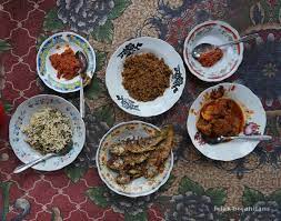 Menu sarapan pagi sehat biasanya mengandung cukup serat, berprotein tinggi dan rendah lemak. Sarapan Di Desa Ketetang Jejak Bocahilang