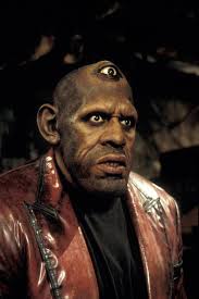 Scum of the Universe — Men in Black II, part 2