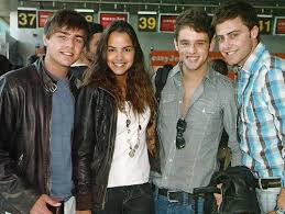 Morangos com açúcar é uma série juvenil portuguesa, da autoria da casa da criação. Maio 2010 Mca 7