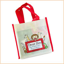 Look at photos of each animal and think of other adjectives to describe them. Rozetka Detskaya Kollekciya Knig Rod Campbell Dear Zoo Collection 4 Board Books In A Bag Rod Campbell Isbn 9781509861231 Cena Kupit Detskaya Kollekciya Knig Rod Campbell Dear Zoo Collection 4 Board Books