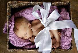 A newborn baby pic can make anyone smile. 20 Special And Perfect Gift Ideas For Newborn Baby