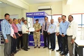Hpcl runs a 8.3 million tonnes a year oil refinery at visakhapatnam. Hindustan Petroleum Corporation Limited On Twitter Hpcl Administers Integrity E Pledge During Vigilanceweek2017 At Vizag Airport Andhra University Mobile Quality Lab Hp Housing Complex Https T Co Fo3qvb3rml