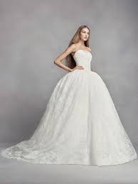 Vera Wang Tells Us Why Your Venue Should Inform Your Wedding Dress Corded Lace Wedding Dress Ball Gown Wedding Dress Davids Bridal Wedding Dresses