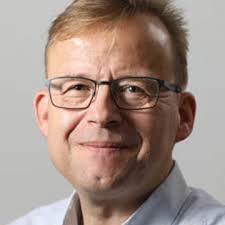 Profession, Politik og Presse