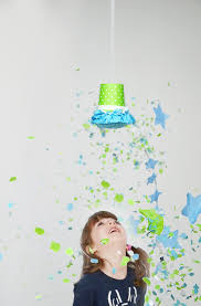 Diesen konkreten pinata selber basteln fesselnde bilder auswahl über ist zugänglich so dass sie speichern. Diy Konfetti Pinata Selber Basteln Aus Pappbecher Minidrops