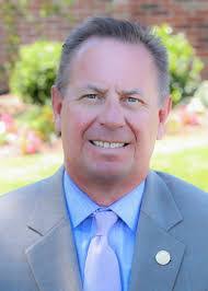 Debra Schill's Instagram, Twitter & Facebook