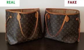 Determining the authenticity of a handbag only takes a few minutes. Louis Vuitton Neverfull Mm This Fake Vs Real Comparison Will Blow Your Mind Lvbagaholic