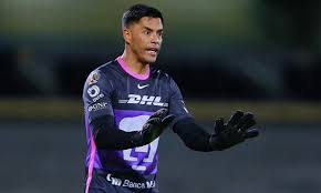Juan ignacio dinenno intentó un pase en profundidad pero carlos gutiérrez estaba en posición de fuera de juego. Pronostico Pumas Vs America Clasico Capitalino Con Sabor Especial