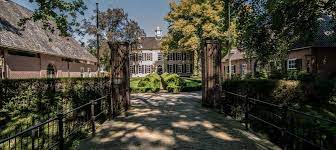 Midden in de toenmalige weilanden werd de naam van de oosterhof is afkomstig van een oud buitenhuis dat iets buiten de huidige wijk lag. De Oosterhof Alles Over Rijssen En Omgeving