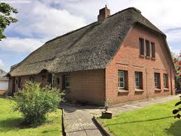 Auf eigenland in bester zentrumslage von büsum, am ende einer sackgasse und 250 m vom hauptstrand und schwimmbad gelegen. Referenzen Ehemalige Objekte Bereits Verkauft Bzw Vermietet