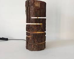 Kleine Led Log Licht Tisch Lampe Schreibtisch Licht Echte Holz Log Hohl Ungewohnliche Nachtamt Naturliche Umfunktionierte Upcycled Holz Rustic Lamps Lamp Rustic Decor