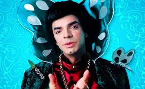 Si bien eugenio derbez es su padre biológico, josé. Eugenio Derbez Criticado Por Parodia Homofobica De Walter Mercado