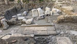 Staying in a san casciano dei bagni villa can be a great alternative to staying at a resort when you are planning a holiday to san casciano dei bagni with friends or family. Santuario Romano A San Casciano Dei Bagni L Eccezionale Scoperta