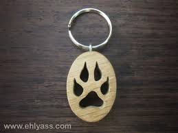 Porte Cles En Bois Massif Empreinte De Loup 2 En Chantournage Porte Cles En Bois Bijoux En Bois Porte Cle