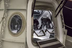 Each draco is capable of producing 90 pounds of force in the inside the spacecraft. Spacex Gives Press Exclusive Access To Crew Dragon Spacesuit And Simulator Gallery