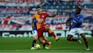 والتقى كذلك غلطه سراي التركي مع ريال مدريد الإسباني، وانتهى اللقاء بفوز النادي الملكي بهدف نظيف سجله الألماني توني كروس ليحفظ به ماء وجه المدرب الفرنسي زين الدين زيدان. ØºÙ„Ø·Ø© Ø³Ø±Ø§ÙŠ Ø§Ù„ØªØ±ÙƒÙŠ ÙŠÙˆØ¯Ø¹ Ø§Ù„Ø¯ÙˆØ±ÙŠ Ø§Ù„Ø£ÙˆØ±ÙˆØ¨ÙŠ Ø¨Ø®Ø³Ø§Ø±ØªÙ‡ Ø£Ù…Ø§Ù… ØºÙ„Ø§Ø³ÙƒÙˆ Ø±ÙŠÙ†Ø¬Ø±Ø² Ø§Ù„Ø§Ø³ÙƒØªÙ„Ù†Ø¯ÙŠ ØªØ±Ùƒ Ø¨Ø±Ø³