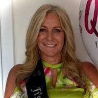 Fiona Shannon's Instagram, Twitter & Facebook