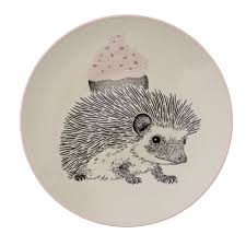 Cupcake And Hedgehog Illustration On The Nanna Dessert Plate By Bloomingville Mini Herisson Dessin Plate Dessins En Pointilles