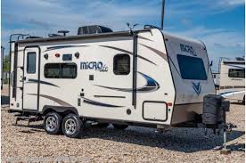 Select a 2015 flagstaff by forest river series flagstaff builds towable accommodations providing many of the basic amenities for a relaxing weekend or vacation outing. 2017 Forest River Flagstaff Micro Lite 21fbrs Travel Trailer Rv For Sale Mhsrv