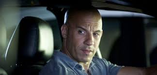 Актер, продюсер, режиссер, сценарист, актер: Junger Vin Diesel Zeigt Euch Sein Verkaufstalent Mit Street Sharks Spielzeug