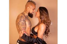 Arturo vidal se ha llevado todas las atenciones en los últimos días previo a las fechas de eliminatorias. La Romantica Declaracion De Amor De Sonia Isaza A Arturo Vidal Deportes La Nacion