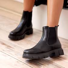 Nicht nur zwischen den generationen, auch zwischen den geschlechtern verschwimmen die modischen grenzen zunehmend. 5th Avenue Chelsea In Braun Stiefel Damen Boots Chelsea
