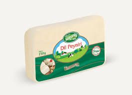 Sotelediğiniz mantarlı piliç karışımına kaşar loru, toz parmesanı ve yumurtayı ekleyip karıştırın ve böylece cannelloninin içini hazırlamış olduk. Hellim Peyniri Besin Degeri