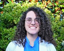 Mary Hoff's Instagram, Twitter & Facebook