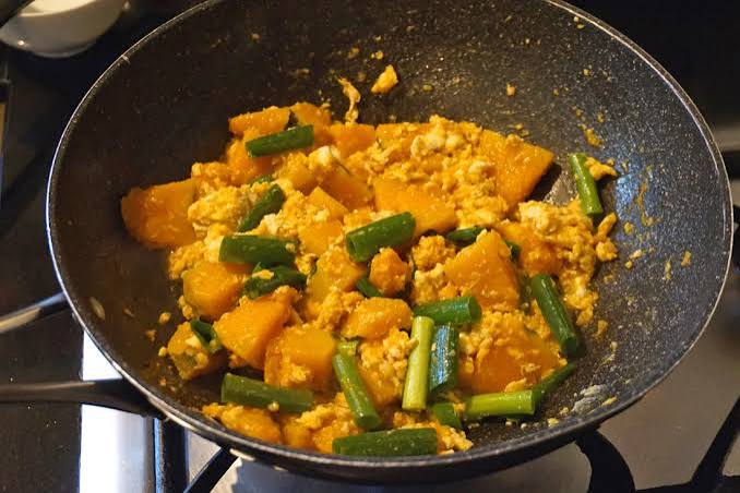 Stir-Fried Pumpkin with Egg