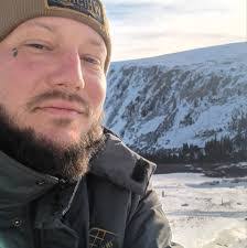 Holly Benge's Instagram, Twitter & Facebook