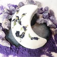 Alibaba.com offers 1,740 butterfly bomb products. Moon Tide Moon Shaped Bath Bomb With Butterfly Pea Flowers Handmade Luxury Bath And Body Products