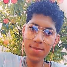 Riley Armstrong (@RileyAr30224170)