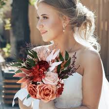 Amazon.com: Spirit Up Art Ramos de dama de honor artificiales de 14  pulgadas para boda, color naranja quemado, ramo de flores de dalia falsas  para decoración francesa rústica vintage de boda, ceremonia, :