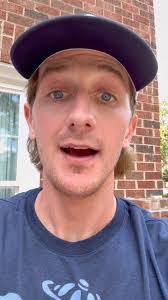 Candy Berg's Instagram, Twitter & Facebook