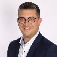 Dennis Brodbeck's Instagram, Twitter & Facebook