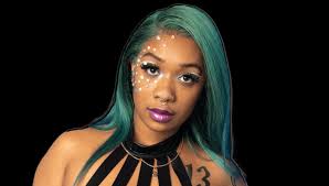 Lynn The Singer Breaks Up with the Worst Year Ever