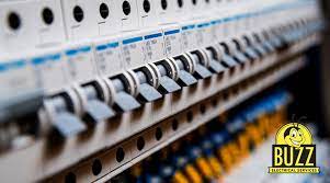 Usually the breaker box is within 10′ or 15′. Buzz Electrical Fuse Box Vs Circuit Breaker What Is The Difference Buzz Electrical