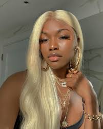 Click here to see 35 celebs wearing varying shades of the color. 14 5k Likes 200 Comments Marii Pazz Mariipvzz On Instagram Golden Dark Skin Blonde Hair Blonde Hair Girl Champagne Hair