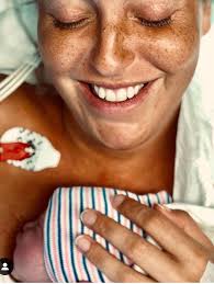 A atriz espera o primeiro filho, fruto da relação com diogo amaral. Lux Ja Nasceu O Filho De Jessica Athayde E Diogo Amaral Facebook