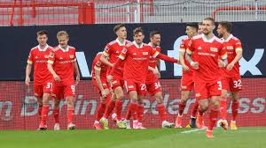 After a thorough analysis of stats, recent form and h2h through betclan's algorithm, as well as, tipsters advice for the match union berlin vs kups kuopio this is our prediction: Kaderplanung Bei Union Berlin Wenn Der Erste Dominostein Fallt Rbb24