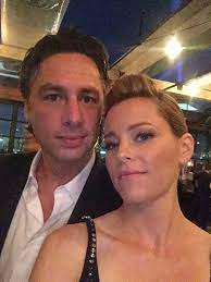 Elizabeth banks is best known as actress, director, writer, producer who has an estimated net worth of $50 million. Scrubs Zach Braff And Elizabeth Banks Reunite Ew Com
