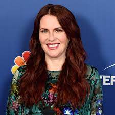 Blondes and women with medium brown hair sometimes also resort to this noble hue in order to appear brighter, well, much brighter. 15 Beautiful Burgundy Hair Color Ideas Wine And Maroon Dye Jobs Allure